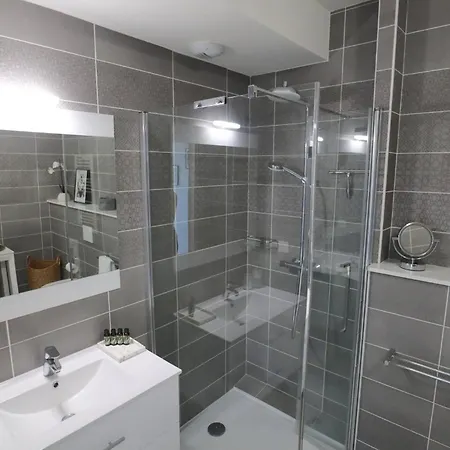 Montecarloseaview & Jacuzzi & Parking #29 *