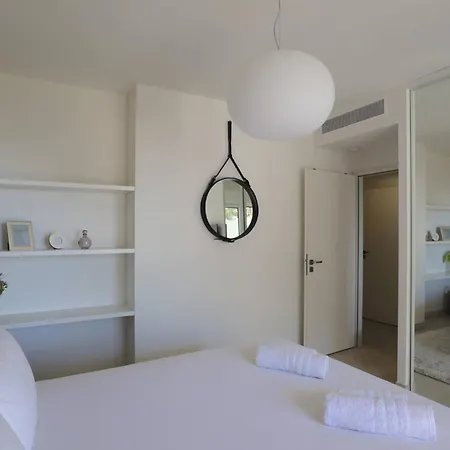 Apartmán Montecarloseaview & Jacuzzi & Parking #29 *