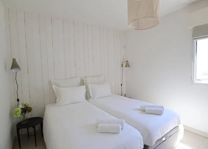 Apartmán Montecarloseaview & Jacuzzi & Parking #29 *