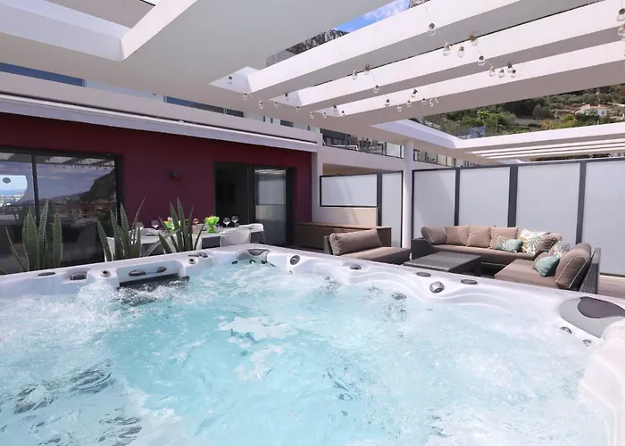 Apartmán Montecarloseaview & Jacuzzi & Parking #29