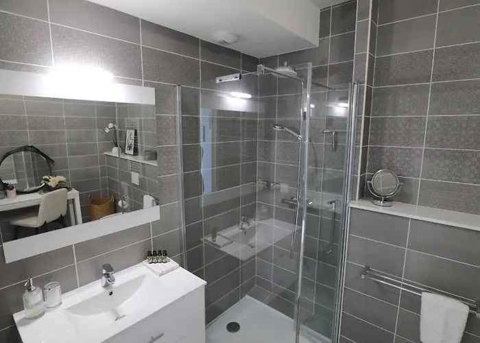 Montecarloseaview & Jacuzzi & Parking #29 *